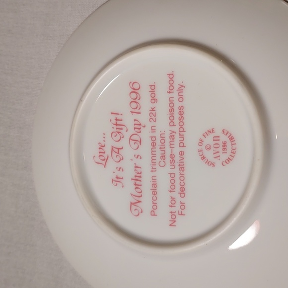 Vintage 1996 Avon Mother's Day Plate in Original Box - Picture 4 of 5